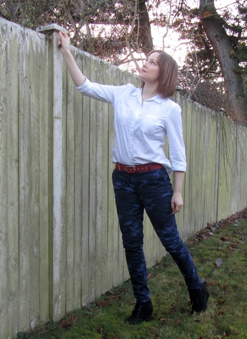 casual look with black wedges