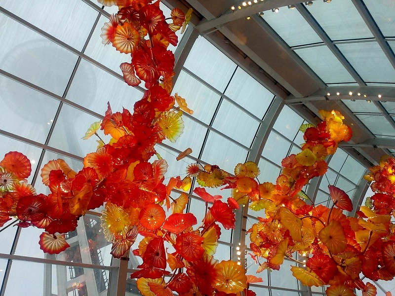 chihuly glass and space needle