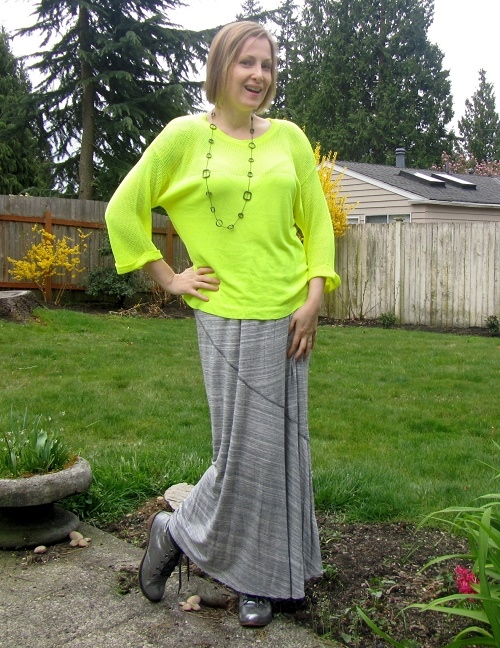 long neckace, long skirt